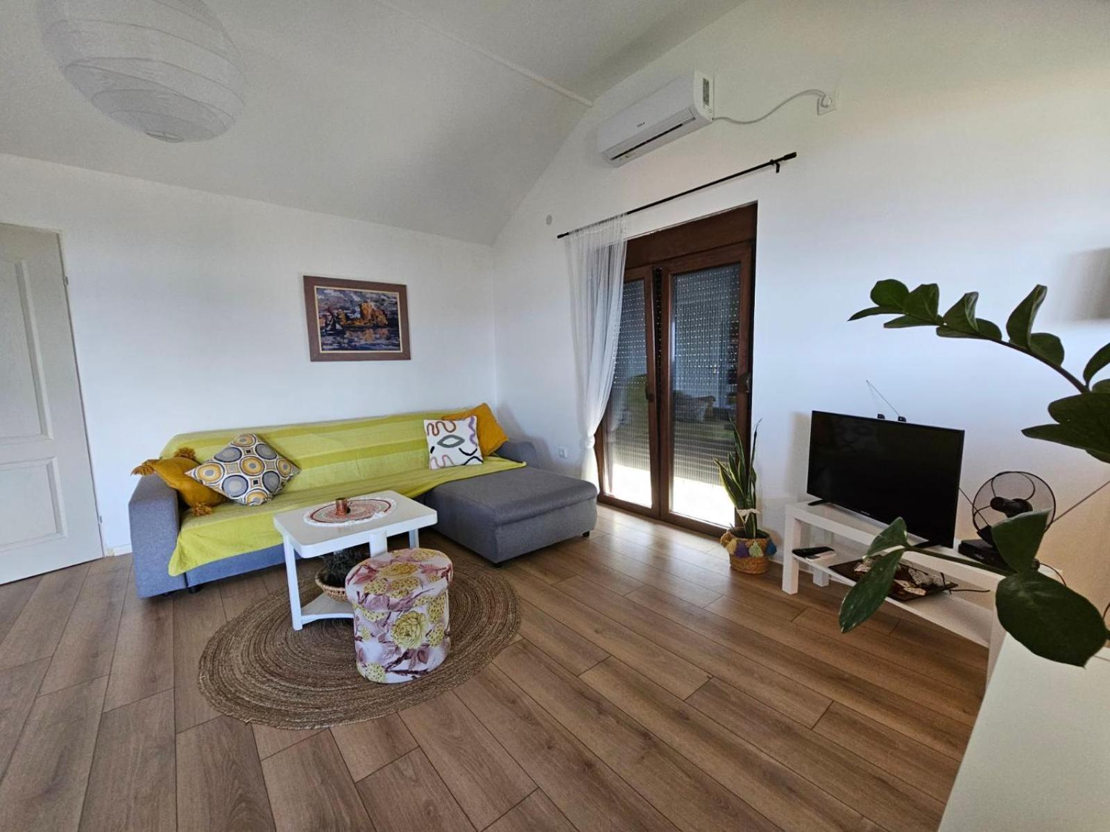 Apartman Snezana Jugovo سميديريفو المظهر الخارجي الصورة